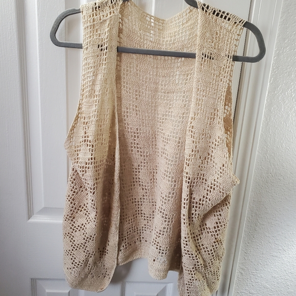 Vintage 1970's Boho Crocheted Vest - Picture 3 of 11